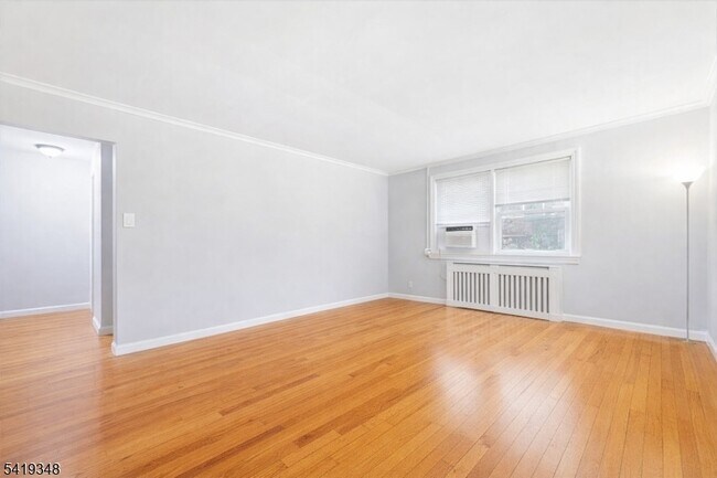 Photo - 343 Bloomfield Ave Unidad 8