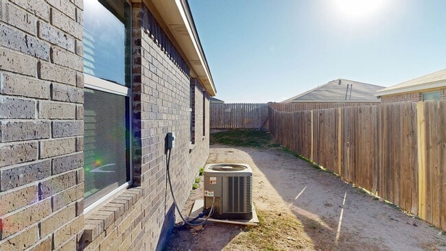 Photo - FREE JANUARY RENT!!!!!