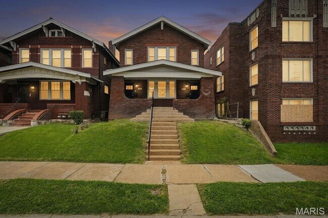5006 Queens Ave Unit 2