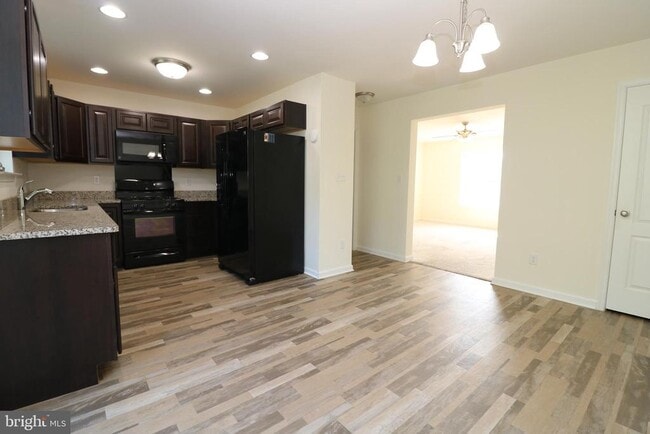 Photo - 120 Salerno Dr