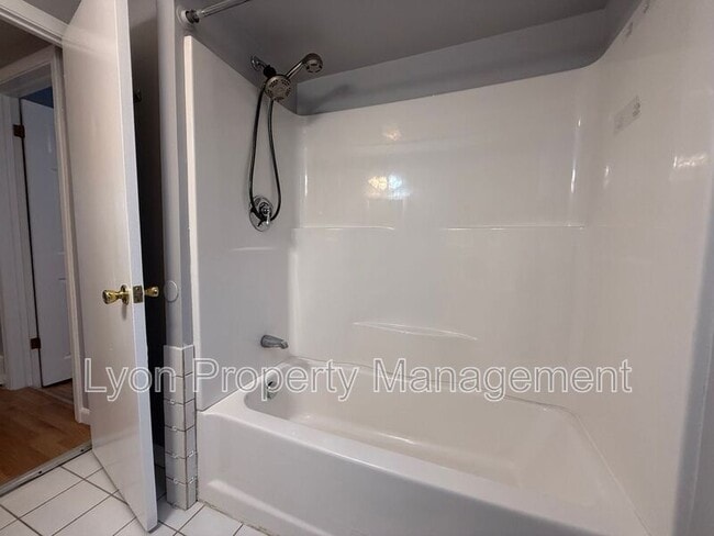 Photo - 26 Carlton St Unit 2nd floor