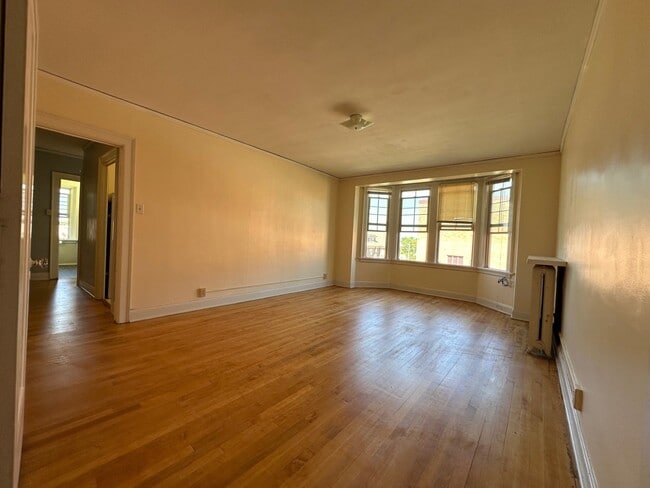 Building Photo - 440 N Park Ave