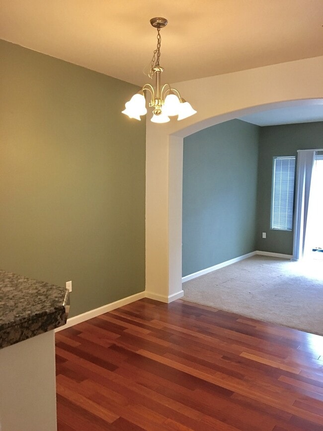 Photo - Stylish 2br/2.5ba Townhome with garage and AC in great Beaverton location