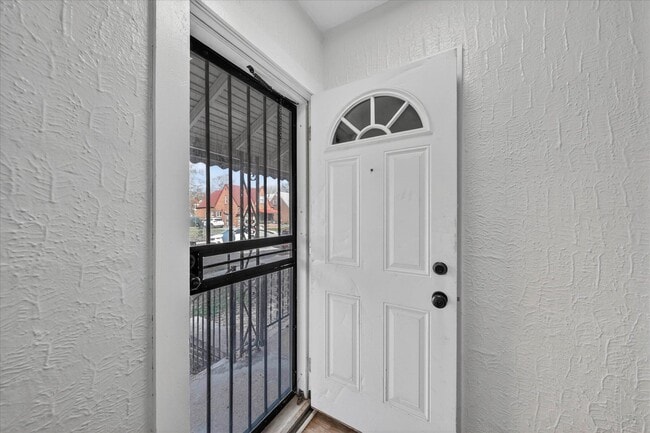 Photo - 16890 Stoepel St