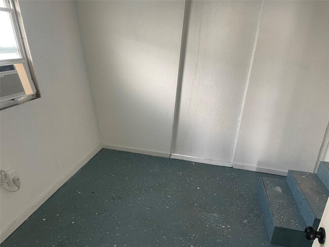 Photo - 8556 Berkley Dr