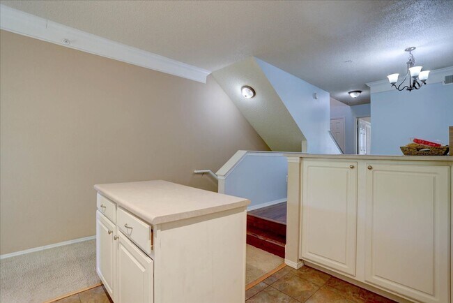 1849 Spaulding Cir