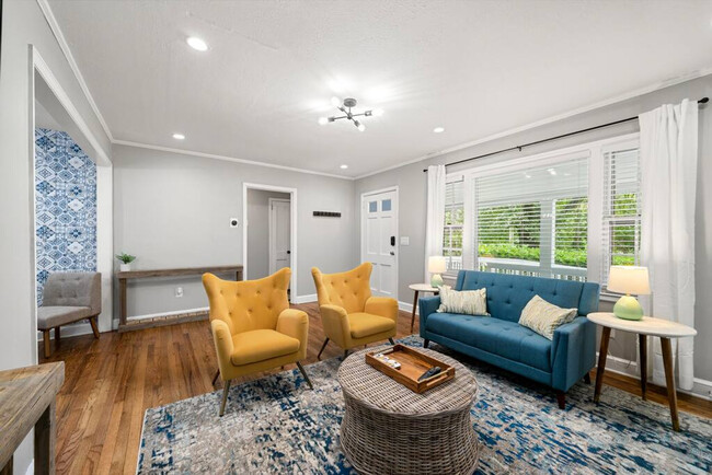 Building Photo - 639 S Peachtree St Rental
