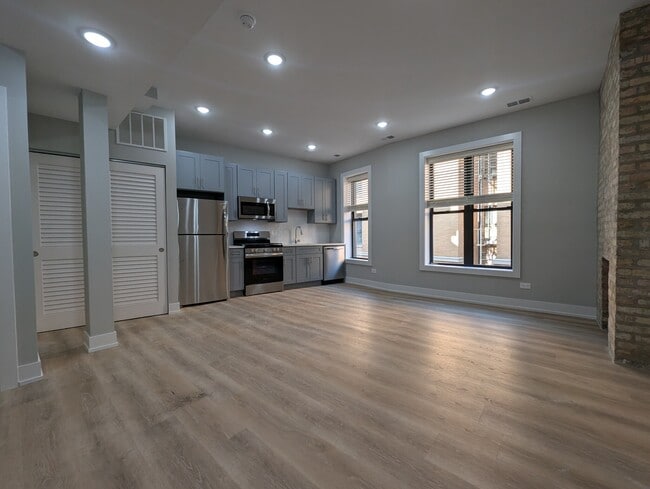 Photo - 437 W Belden Unit 1