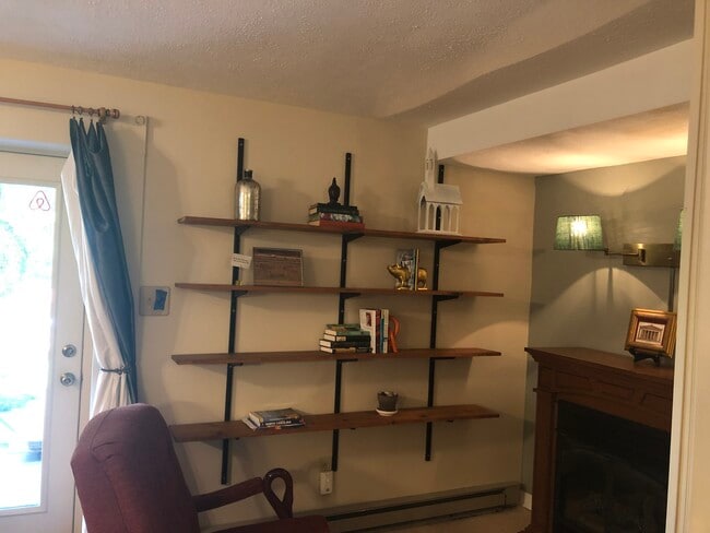 Photo - 104 Edgewood Ct Unidad Studio Apartment