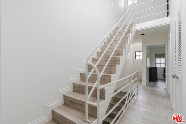 Photo - 5820 Yolanda Ave Unit 5