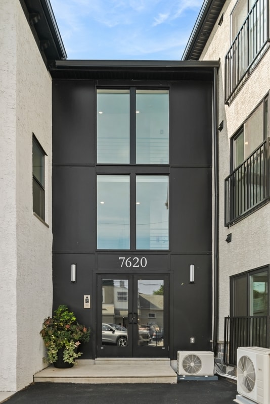 Photo - 7620 Ridge Ave