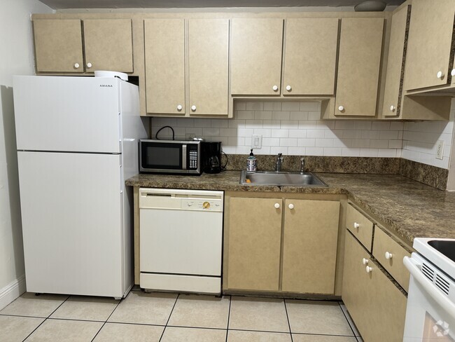 Building Photo - 5112 NW 79th Ave Unit 208 Rental