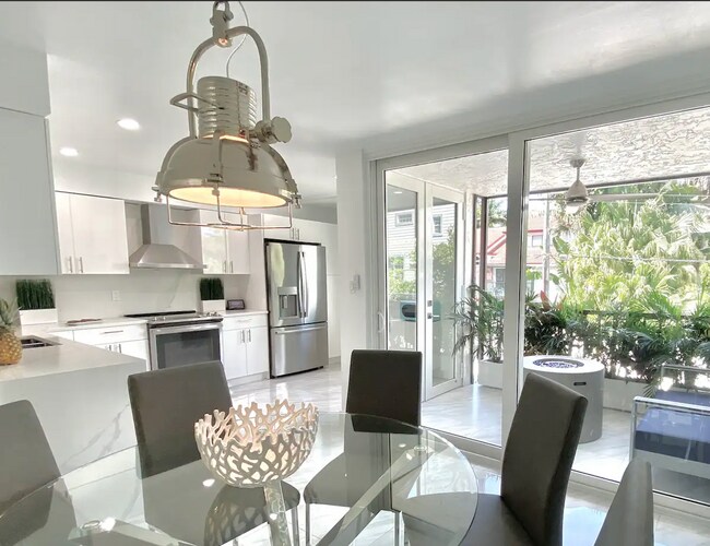 Photo - 995 9th Ave S