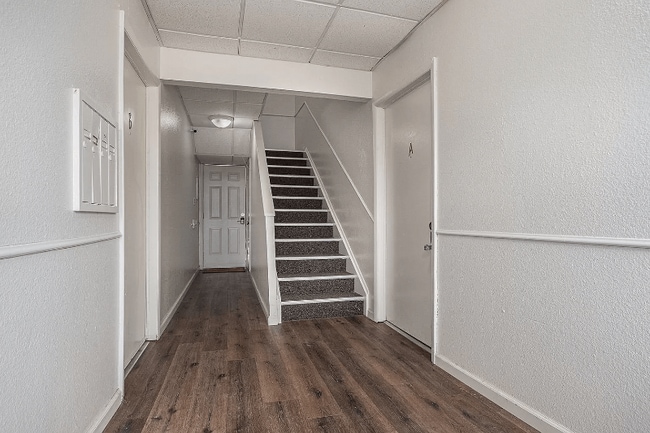 Photo - 4215 Loomis Ave Unit B