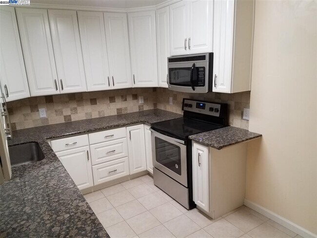 Photo - 26730 Tyrrell Ave