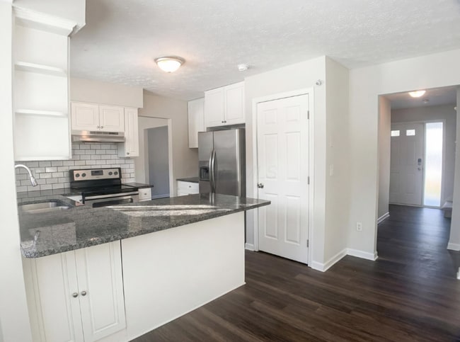 Photo - 6571 Schenk Ave