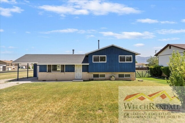 Charming Single Family Home in Hooper - Charming Single Family Home in Hooper