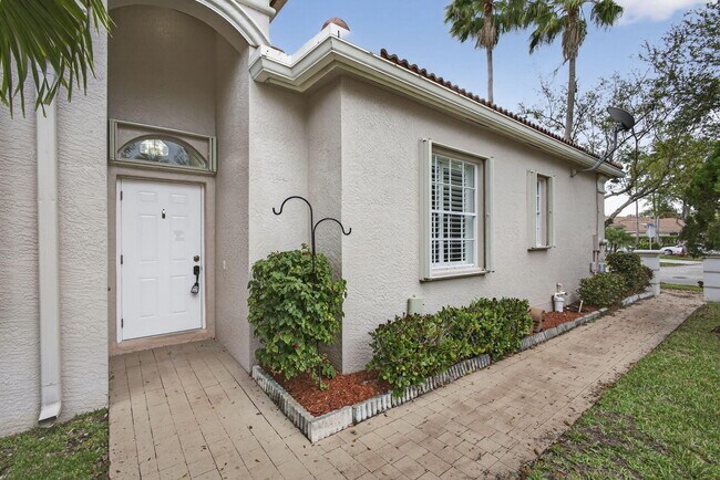 Photo - 2675 Pyes Harbour