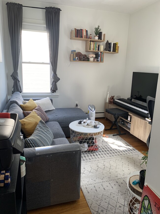 Building Photo - 150 5th St Unit 2