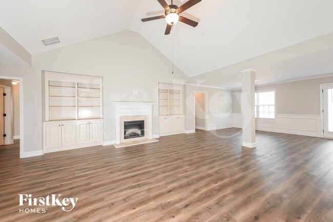 Photo - 1921 Roxey Ln