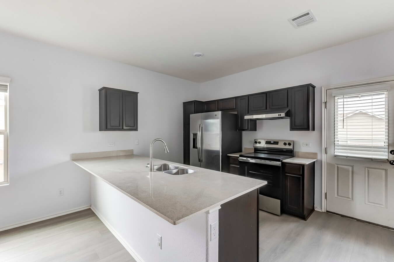 Photo - 772 Circle Wy