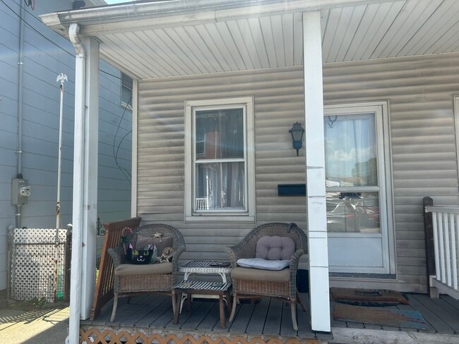 Photo - 136 N Main St