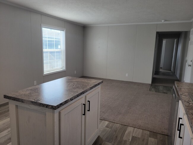 Photo - 38060 Leverette Ave