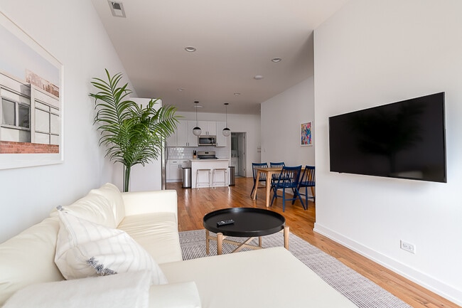 Photo - 1636 N Western Avenue