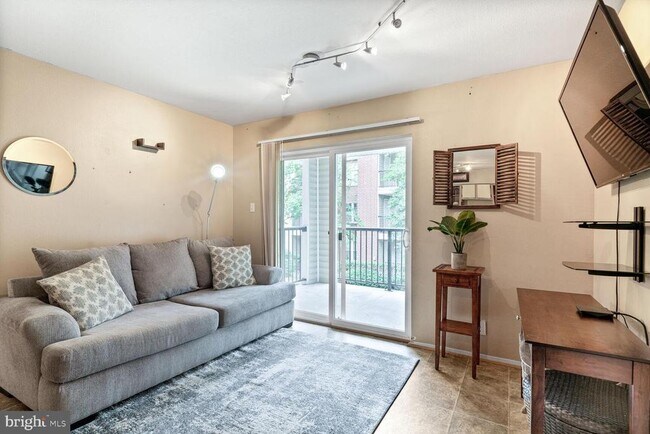 Photo - 3304 Wyndham Cir Unit 235