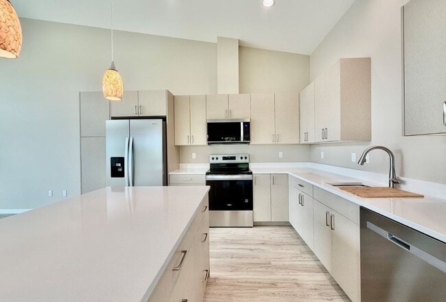 3804 Q Ave Unit Loberg Duplex B
