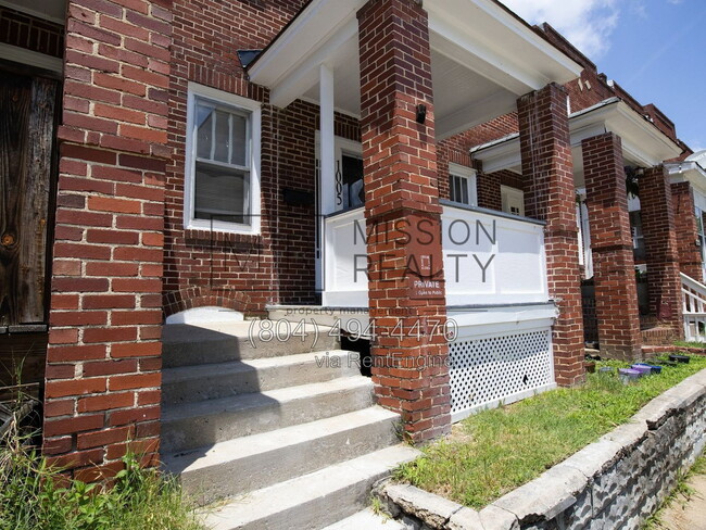 Photo - 1005 Bank St