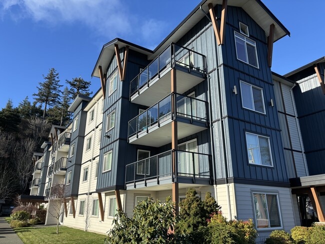 Photo - 808-808 S Island Hwy Unit 407