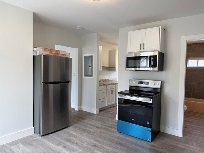 6 Holmes St Unit 2