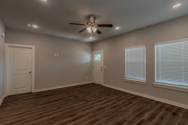584 N Salem Rd