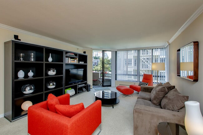 Building Photo - 900 Bush St Unit 510