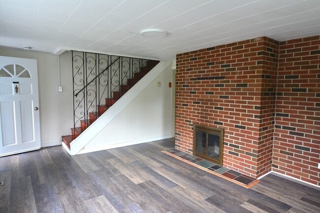 Photo - 14 Fairlawn Cir