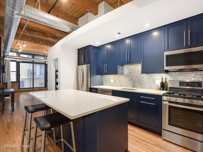 Photo - 2300 W Wabansia Ave Unit #115