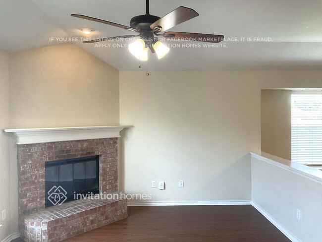 Photo - 950 Heather St