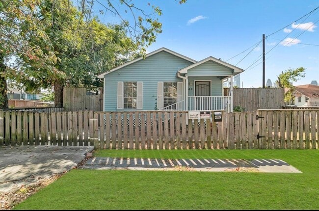 Building Photo - 402 Paschall St