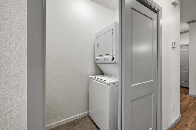 Photo - P.57 Kode Properties LLC 3507 - 3509 Unit 3507