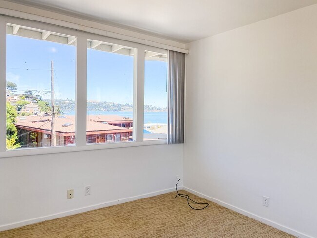 Photo - Stunning Bay Views 2BR/1BA Flat w/Small Office and Bay Views!! Pets!! Parking! -PROGRESSIVE Unit 315 Valley Street