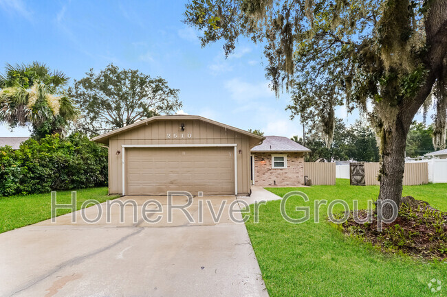 Building Photo - 2510 Yule Tree Dr Rental