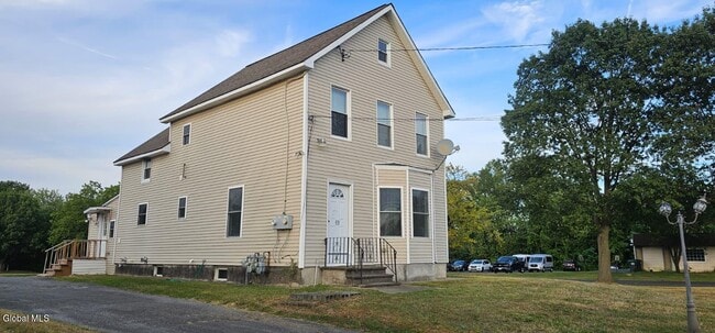 Building Photo - 363 Troy-Schenectady Rd Rental