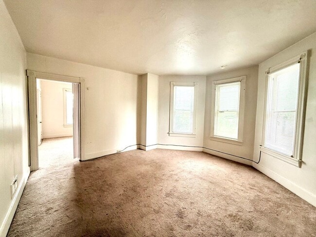 Photo - 1946 Willow Street Pike Unit 2s