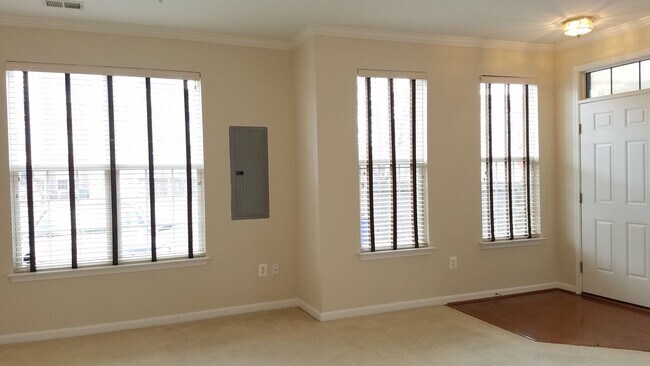Photo - 3 Level *END UNIT* townhouse in Frederick ...