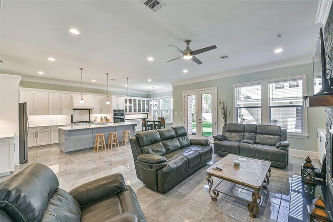 Photo - 18659 Clover Path