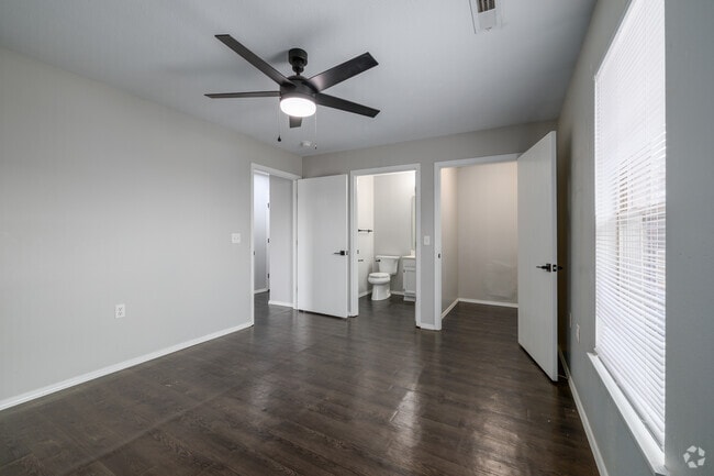 2BR, 2BA - 1,095SF - Primary Bedroom - Ozark South Apartments