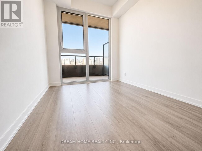 Photo - 285 Dufferin St Unit 810