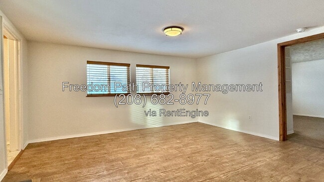 Photo - 120 N Main St