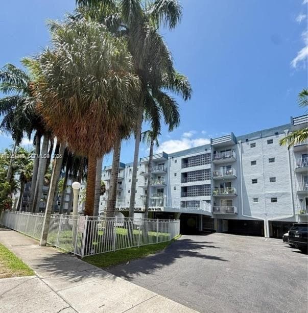 Building Photo - 1655 W 44th Pl Unit 304